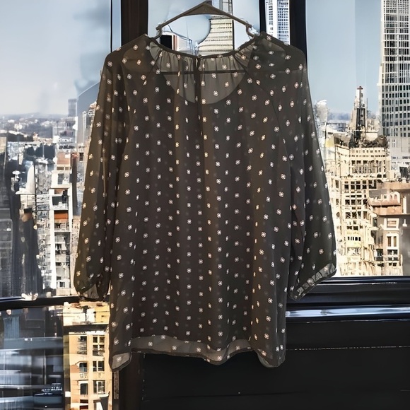 Old Navy Blouse - Picture 2 of 4